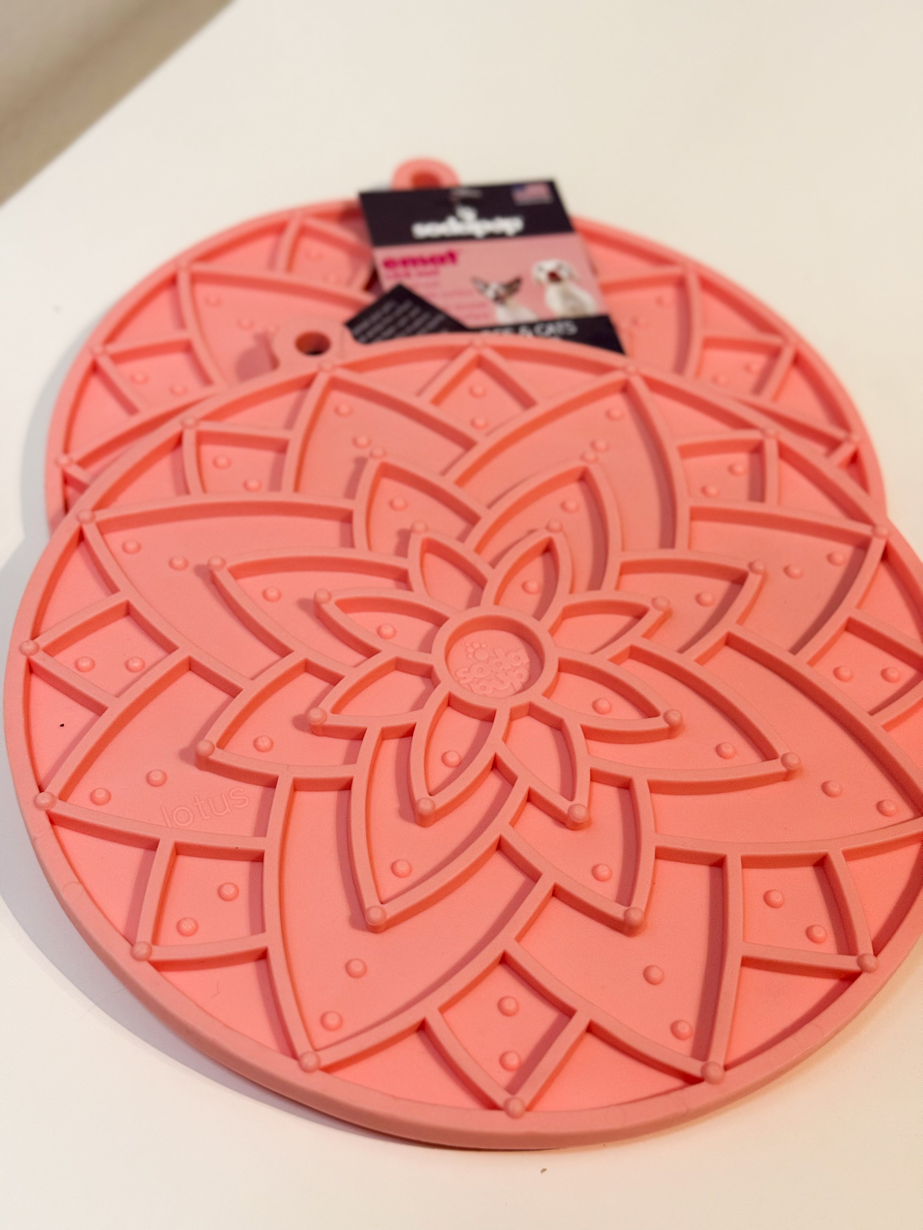 SodaPup Lotus nuolumatto